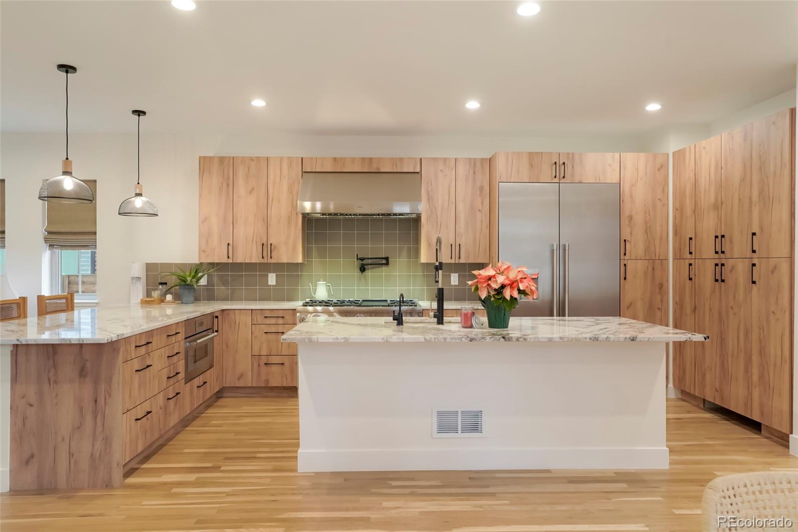 MLS Image #7 for 1150  leyden street,denver, Colorado