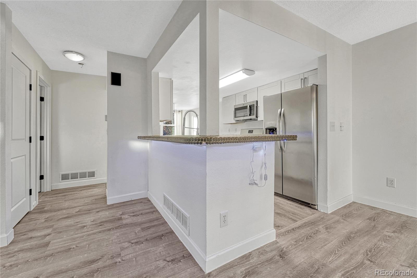 MLS Image #4 for 11853 e cornell circle,aurora, Colorado