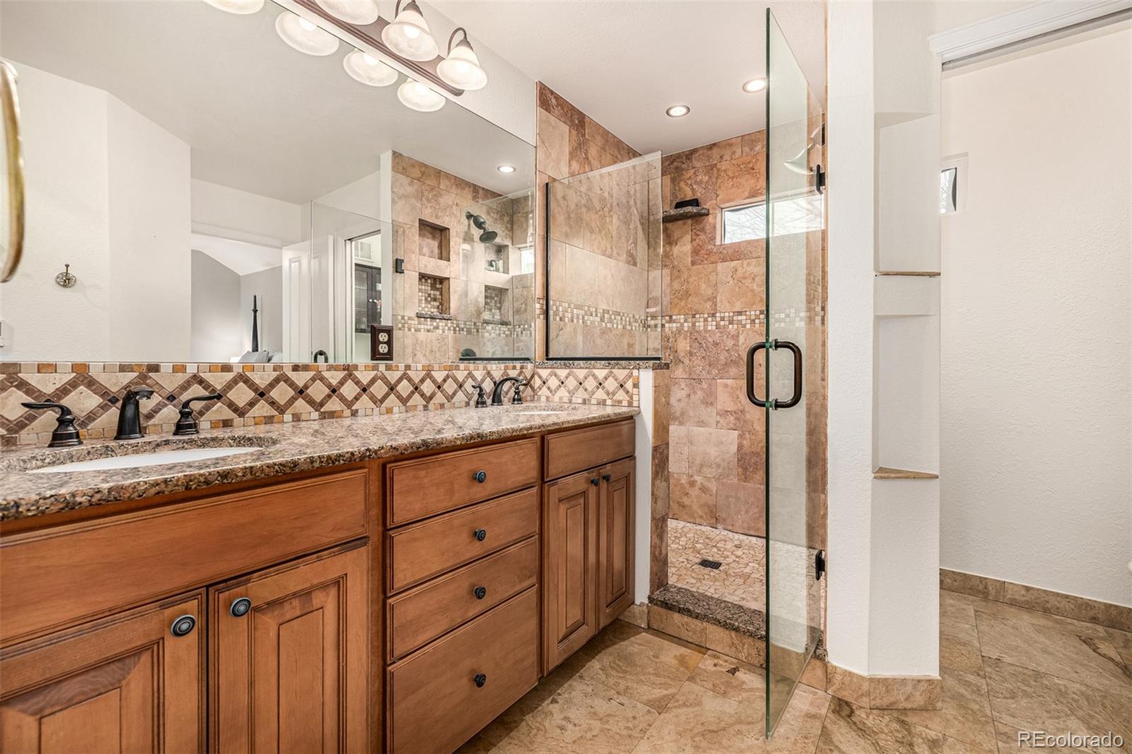 MLS Image #18 for 1003  roslyn court,denver, Colorado