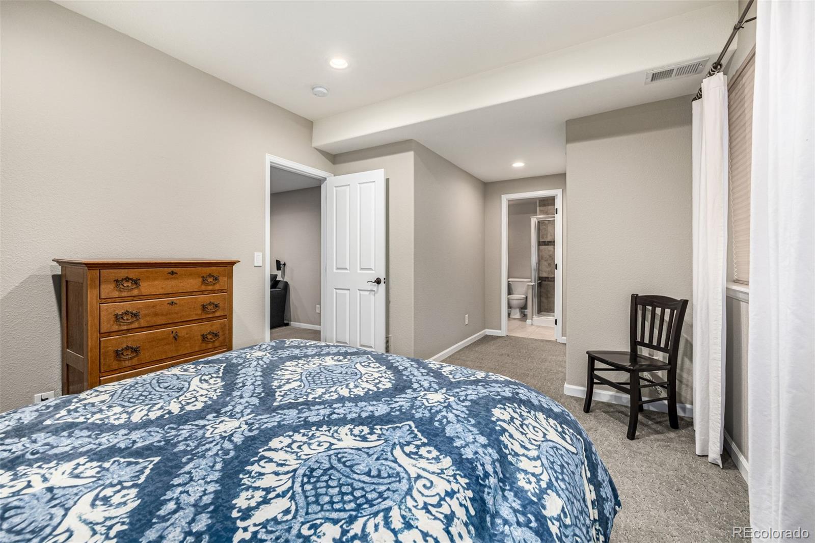 MLS Image #33 for 1003  roslyn court,denver, Colorado