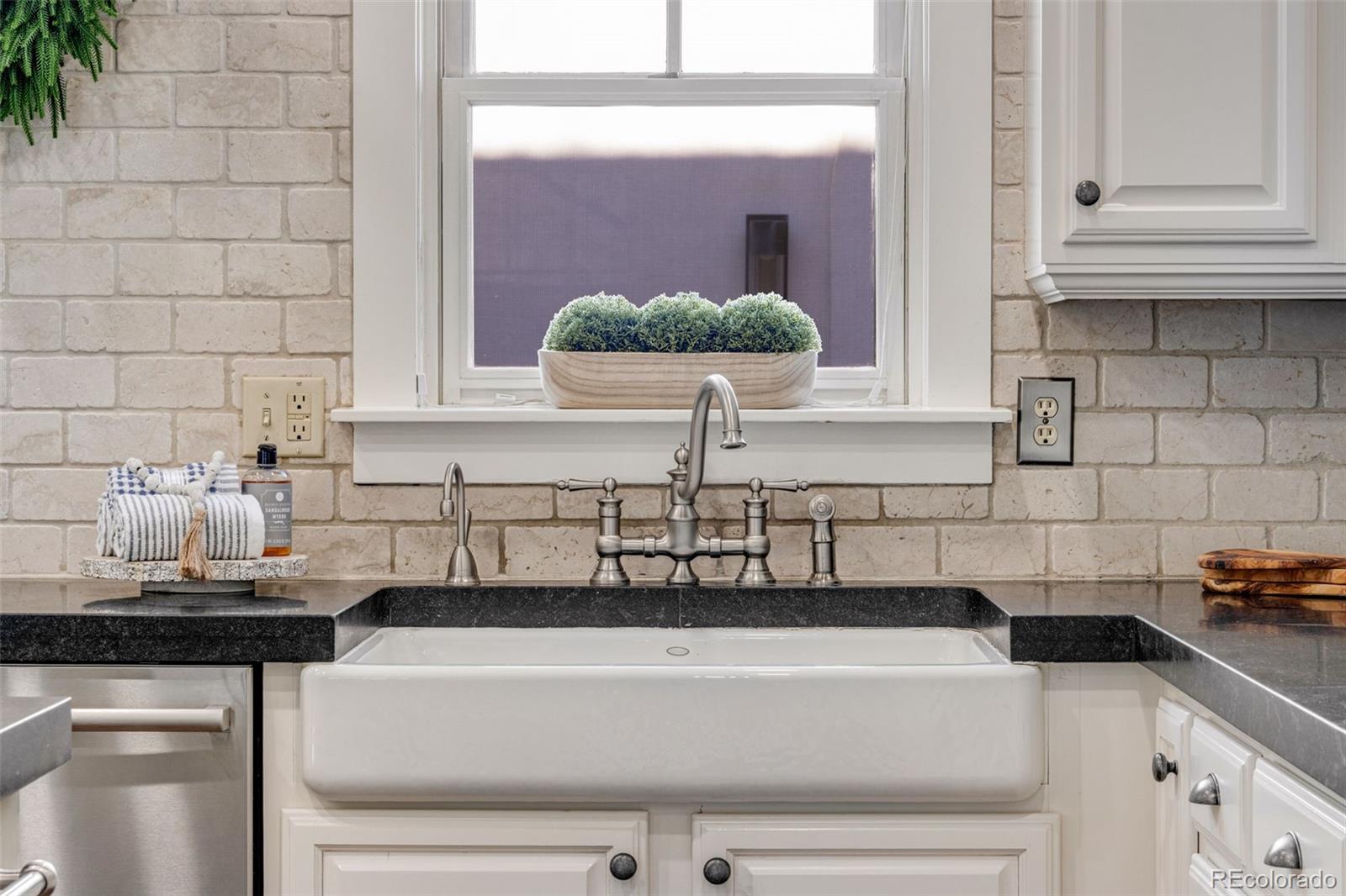 MLS Image #23 for 707 s fillmore street,denver, Colorado