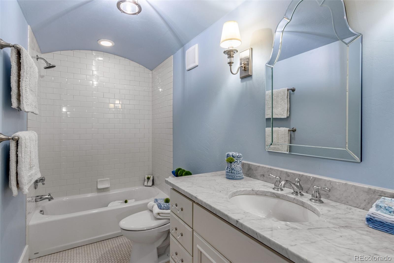 MLS Image #48 for 707 s fillmore street,denver, Colorado