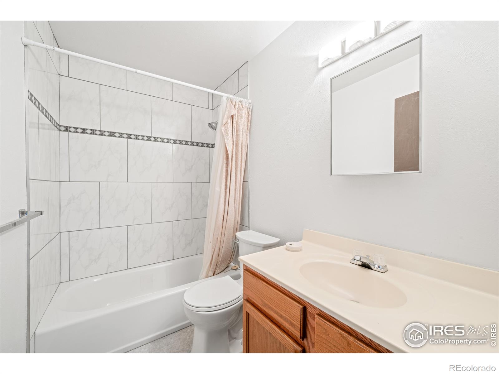 MLS Image #16 for 990 w 133rd circle,denver, Colorado
