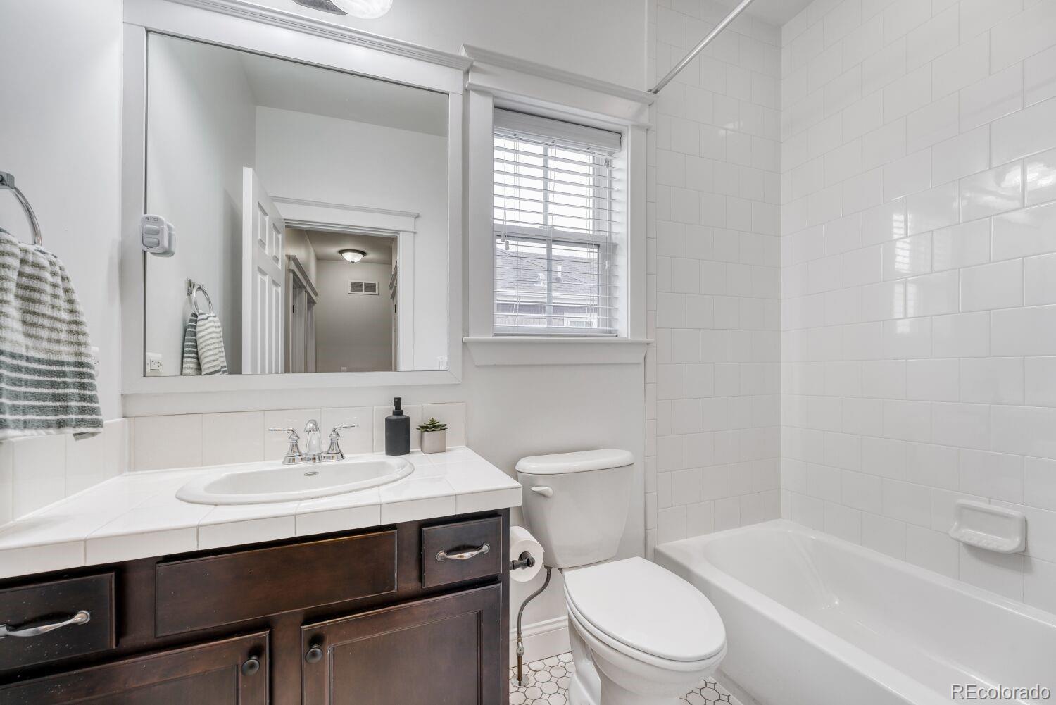 MLS Image #15 for 8461 e 21st avenue,denver, Colorado