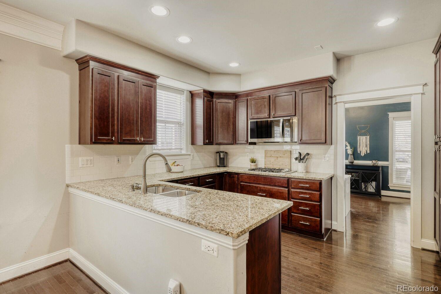 MLS Image #6 for 8461 e 21st avenue,denver, Colorado