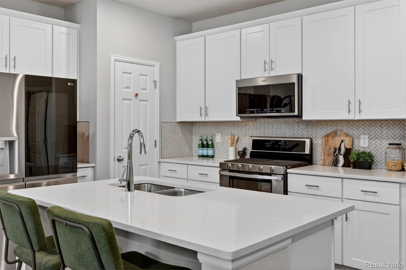 MLS Image #11 for 6128 n lisbon street,aurora, Colorado