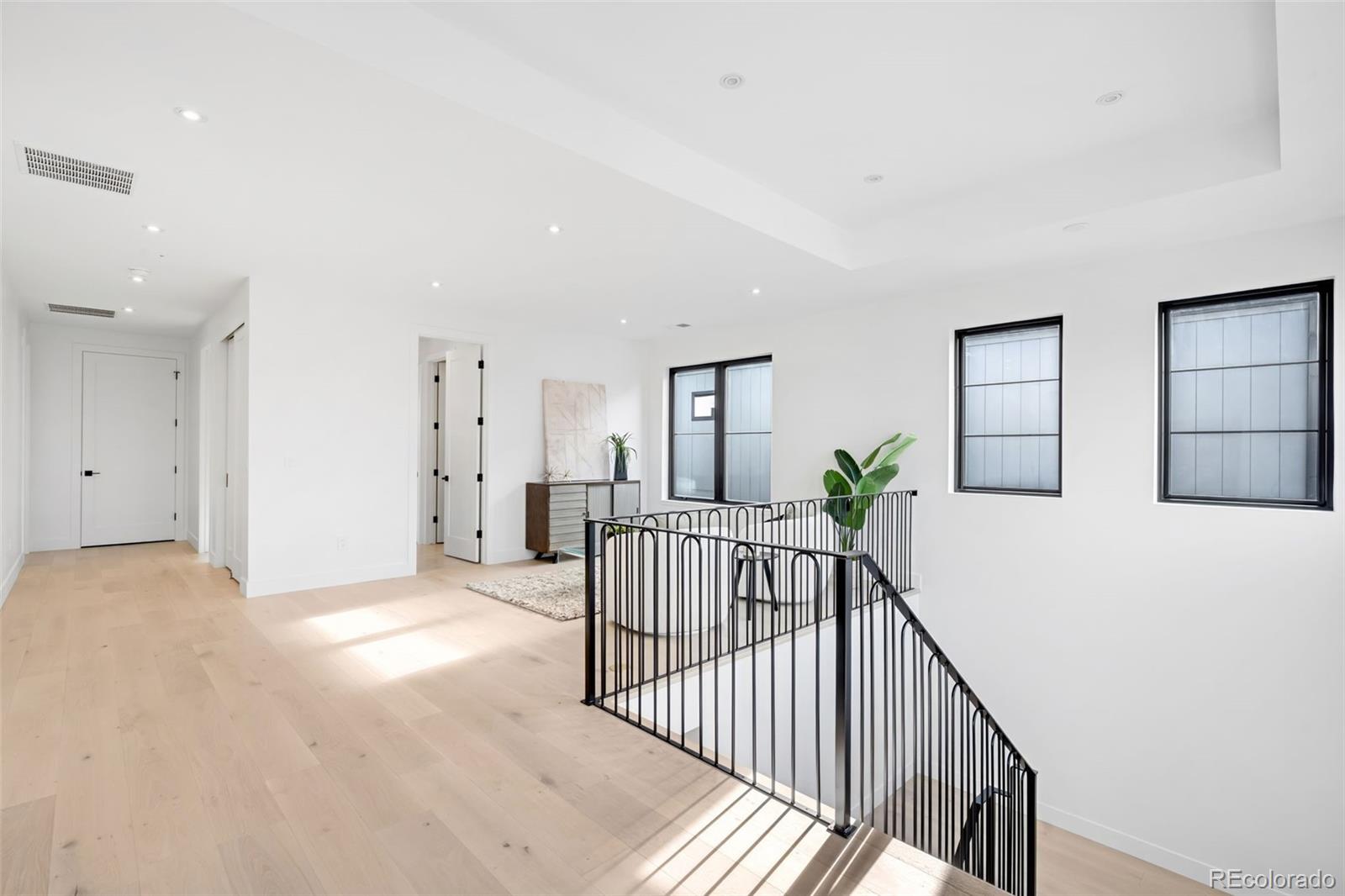 MLS Image #17 for 3400 s bellaire street,denver, Colorado