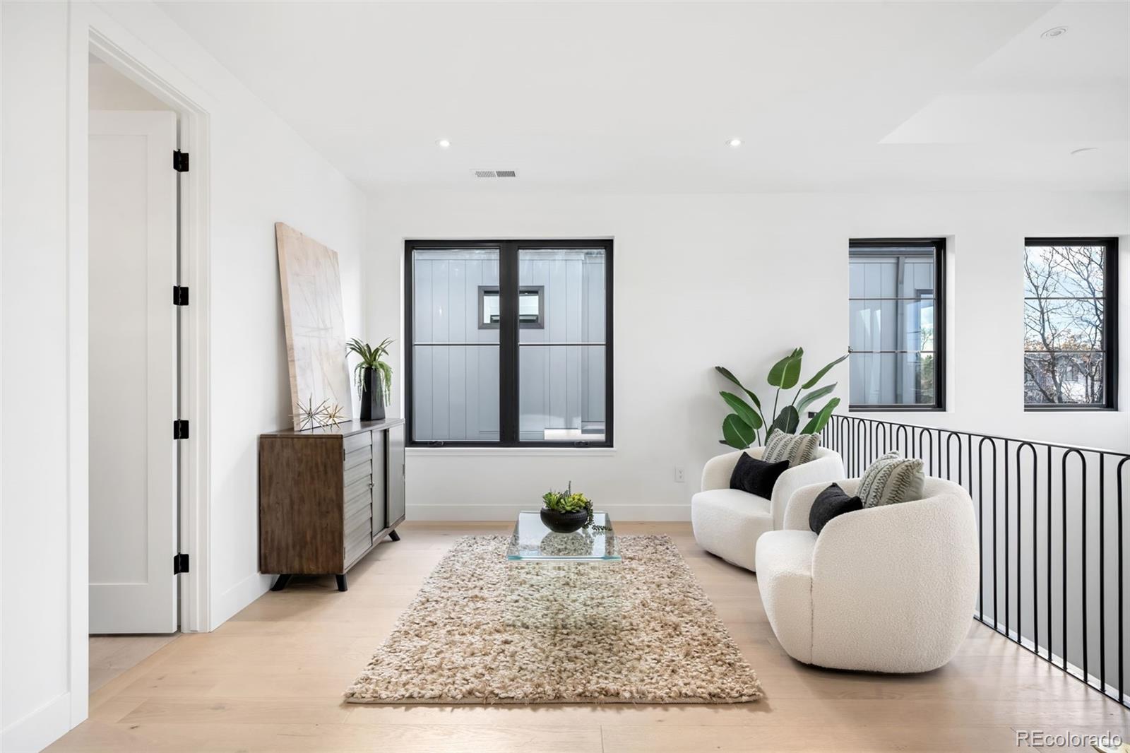 MLS Image #18 for 3400 s bellaire street,denver, Colorado