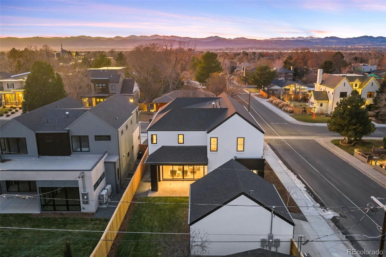 MLS Image #3 for 3400 s bellaire street,denver, Colorado