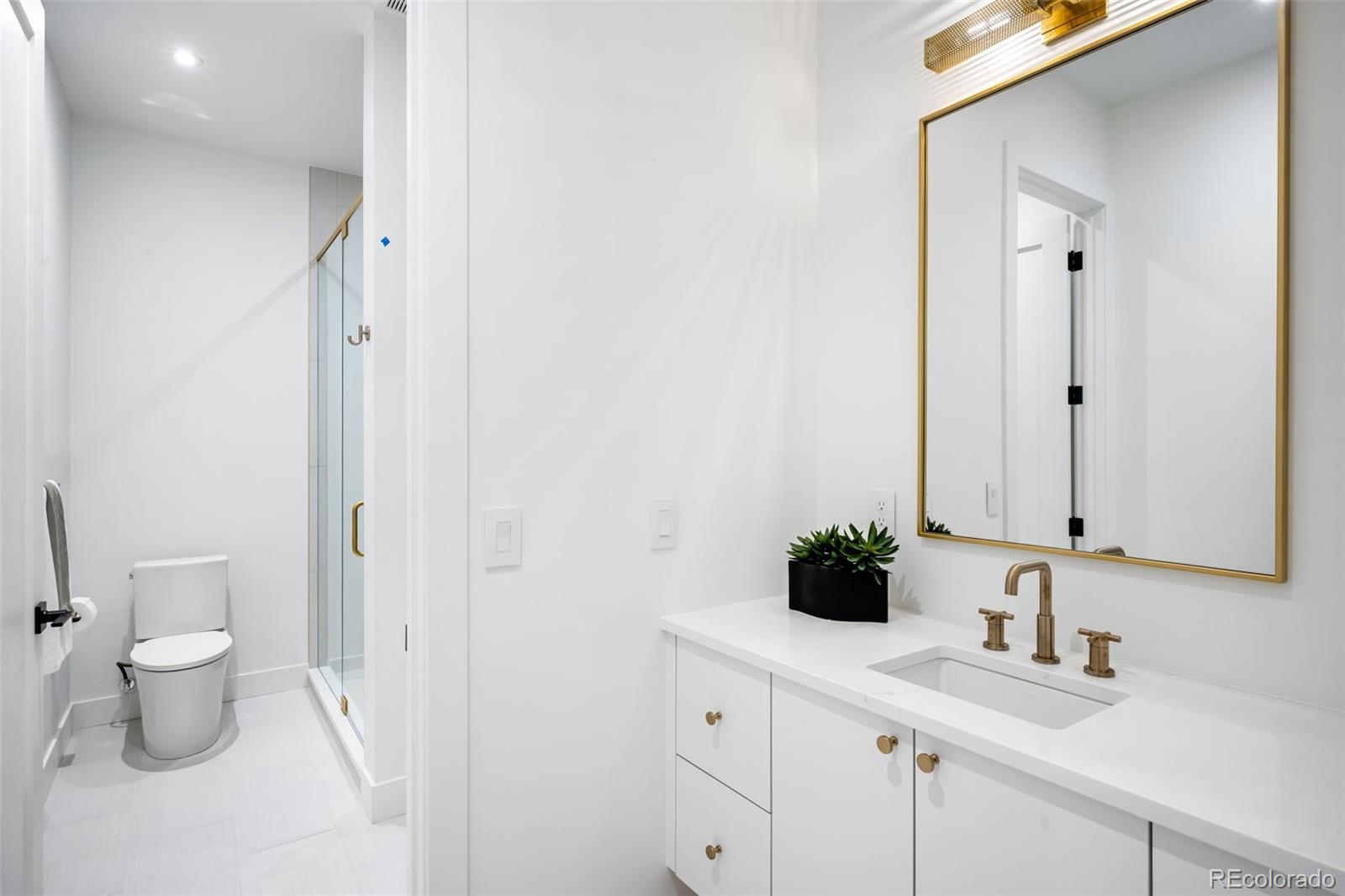 MLS Image #36 for 3400 s bellaire street,denver, Colorado