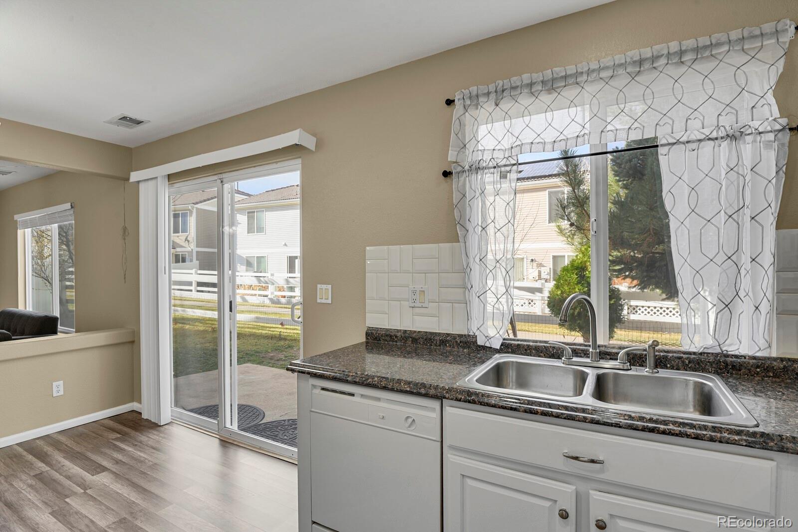 MLS Image #11 for 21507 e 43rd place,denver, Colorado