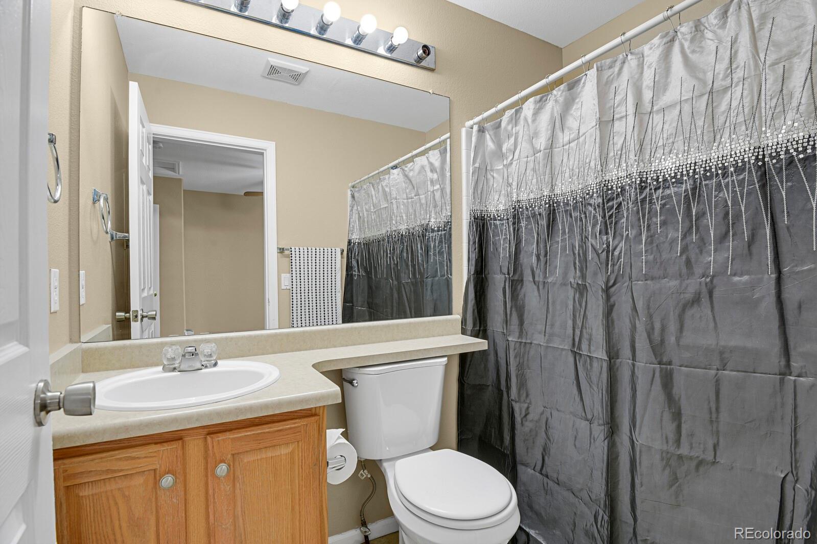 MLS Image #18 for 21507 e 43rd place,denver, Colorado