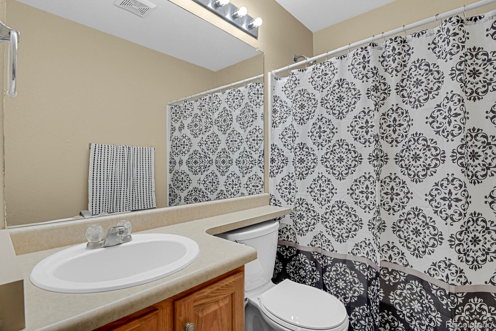 MLS Image #21 for 21507 e 43rd place,denver, Colorado
