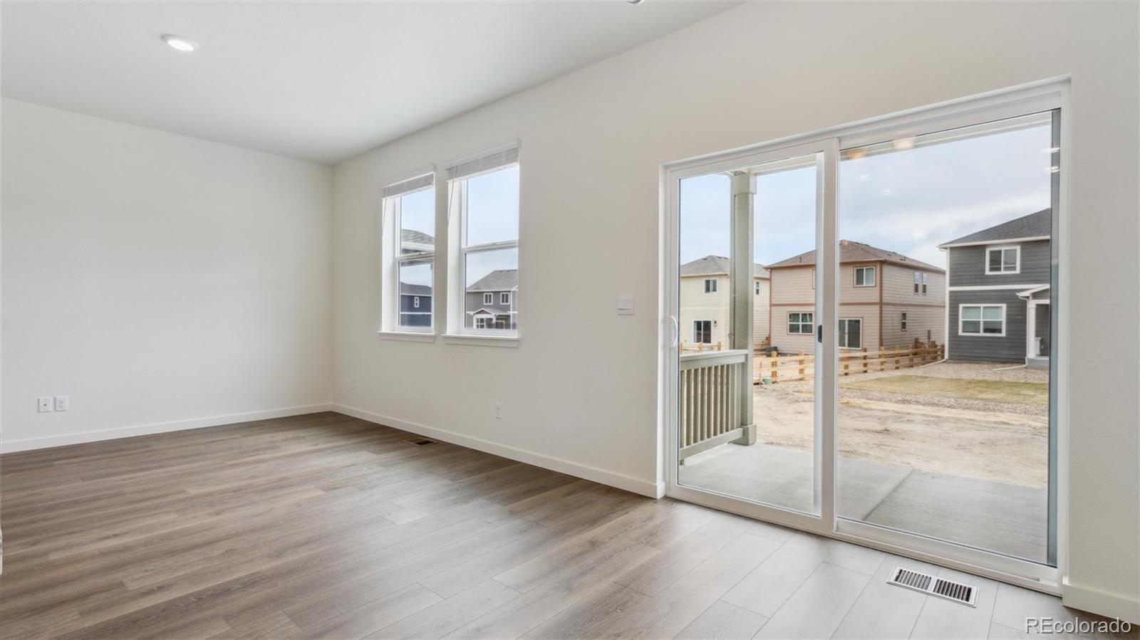MLS Image #7 for 507  ledge street,lochbuie, Colorado