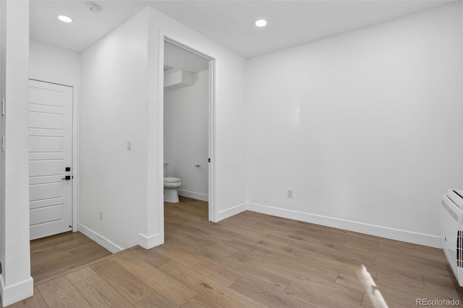 MLS Image #10 for 5128 w 26th avenue 209,denver, Colorado