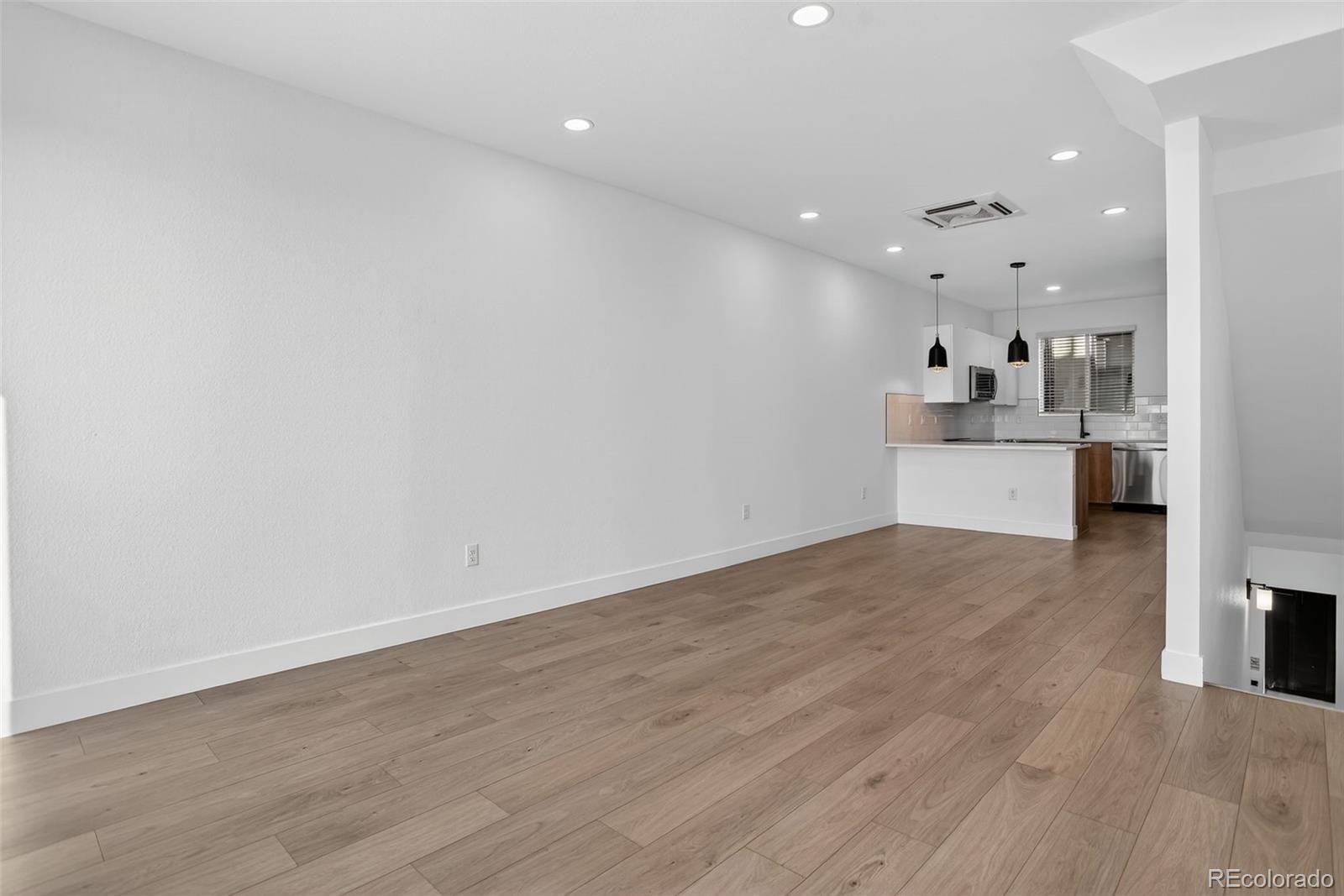 MLS Image #13 for 5128 w 26th avenue 209,denver, Colorado