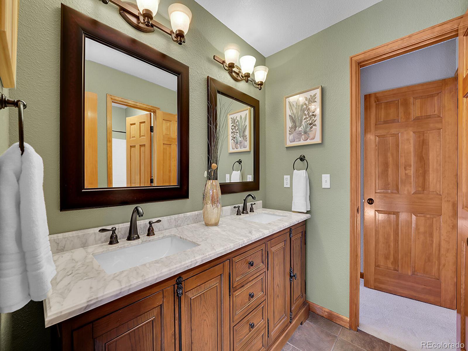 MLS Image #29 for 930 w dry creek road,littleton, Colorado