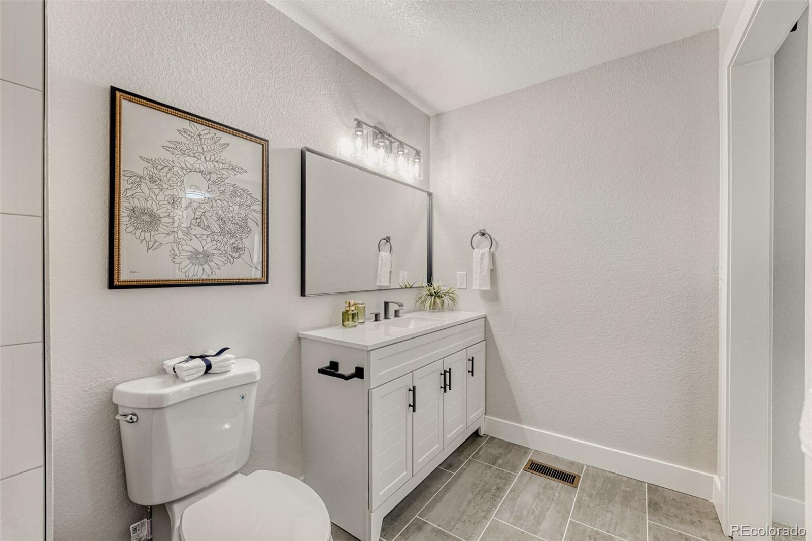 MLS Image #19 for 2527 s ouray way,aurora, Colorado