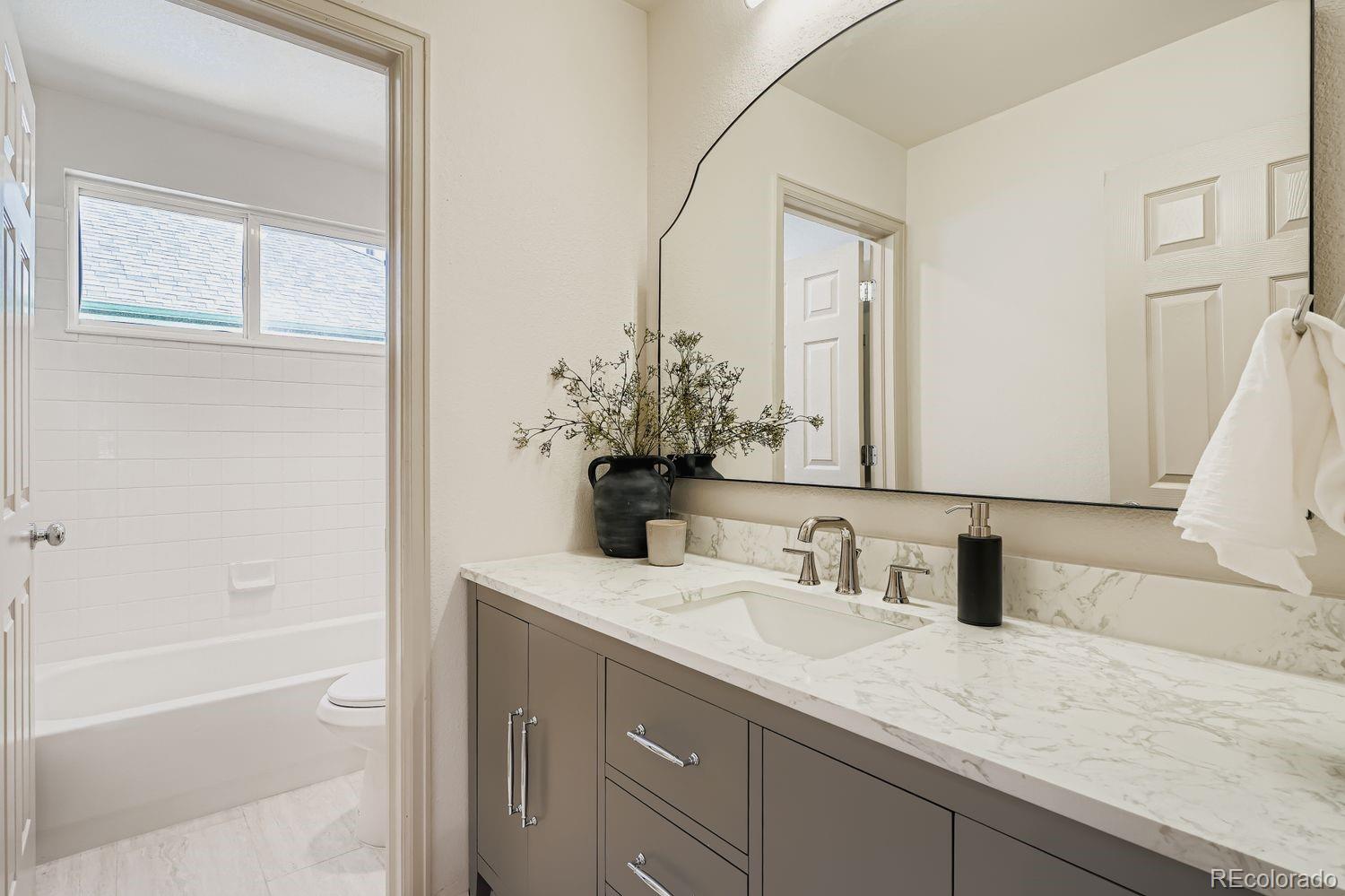 MLS Image #17 for 8014 e harvard circle,denver, Colorado