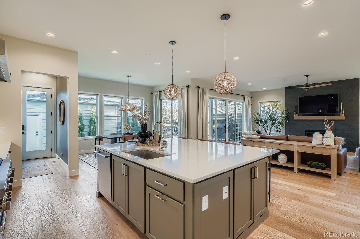 MLS Image #7 for 1111 s adams street,denver, Colorado