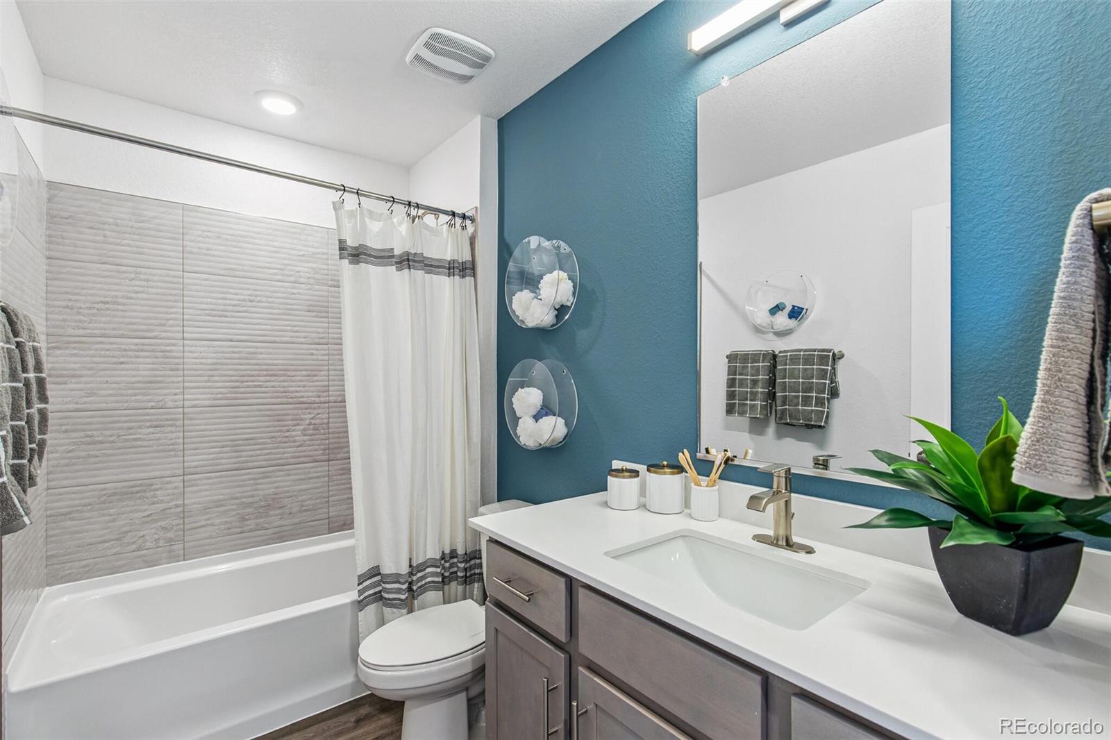 MLS Image #26 for 22504 e 6th place,aurora, Colorado