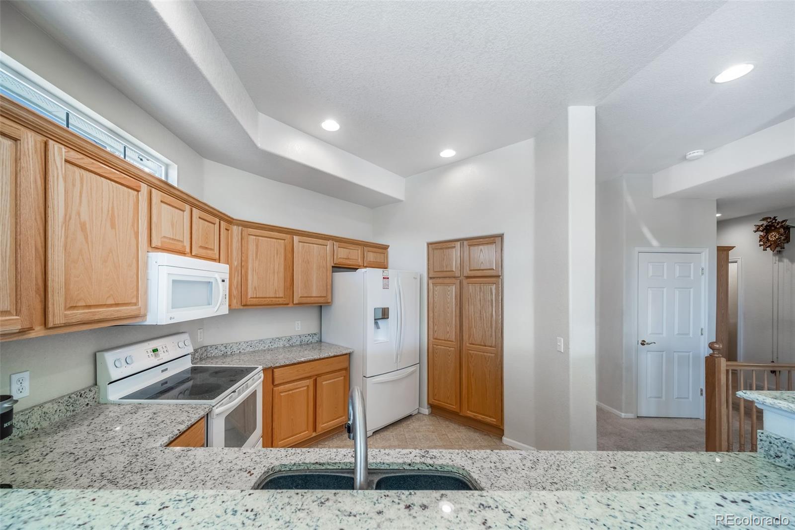 MLS Image #15 for 20568 e lake place,aurora, Colorado