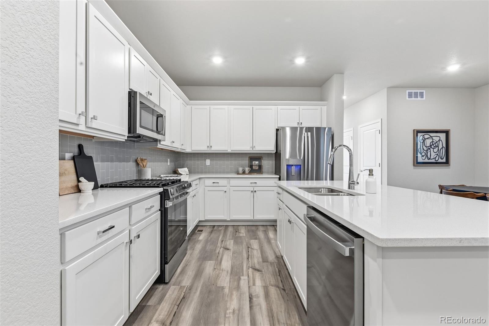 MLS Image #3 for 21293 e 63rd drive,aurora, Colorado