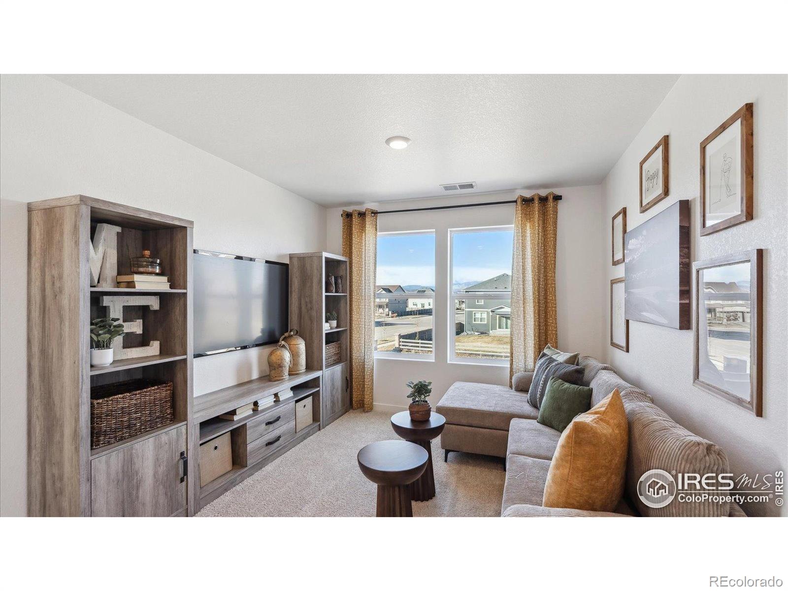 MLS Image #15 for 906  logan peak way,berthoud, Colorado