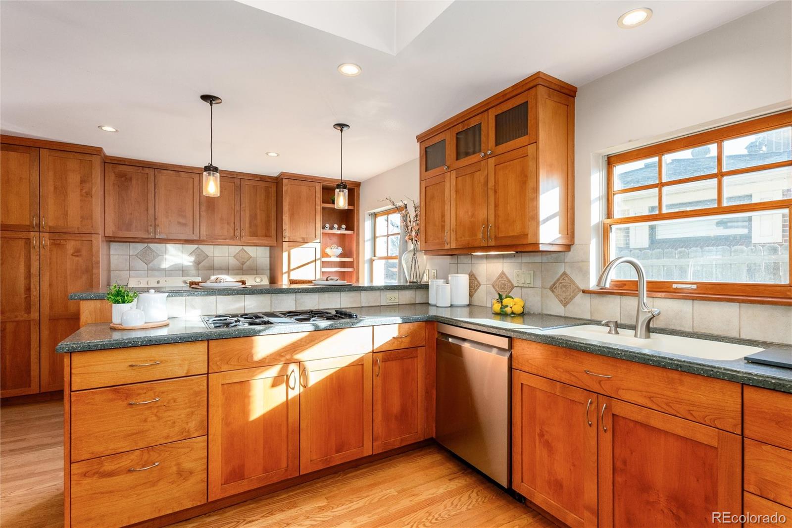 MLS Image #19 for 525  elmira street,aurora, Colorado