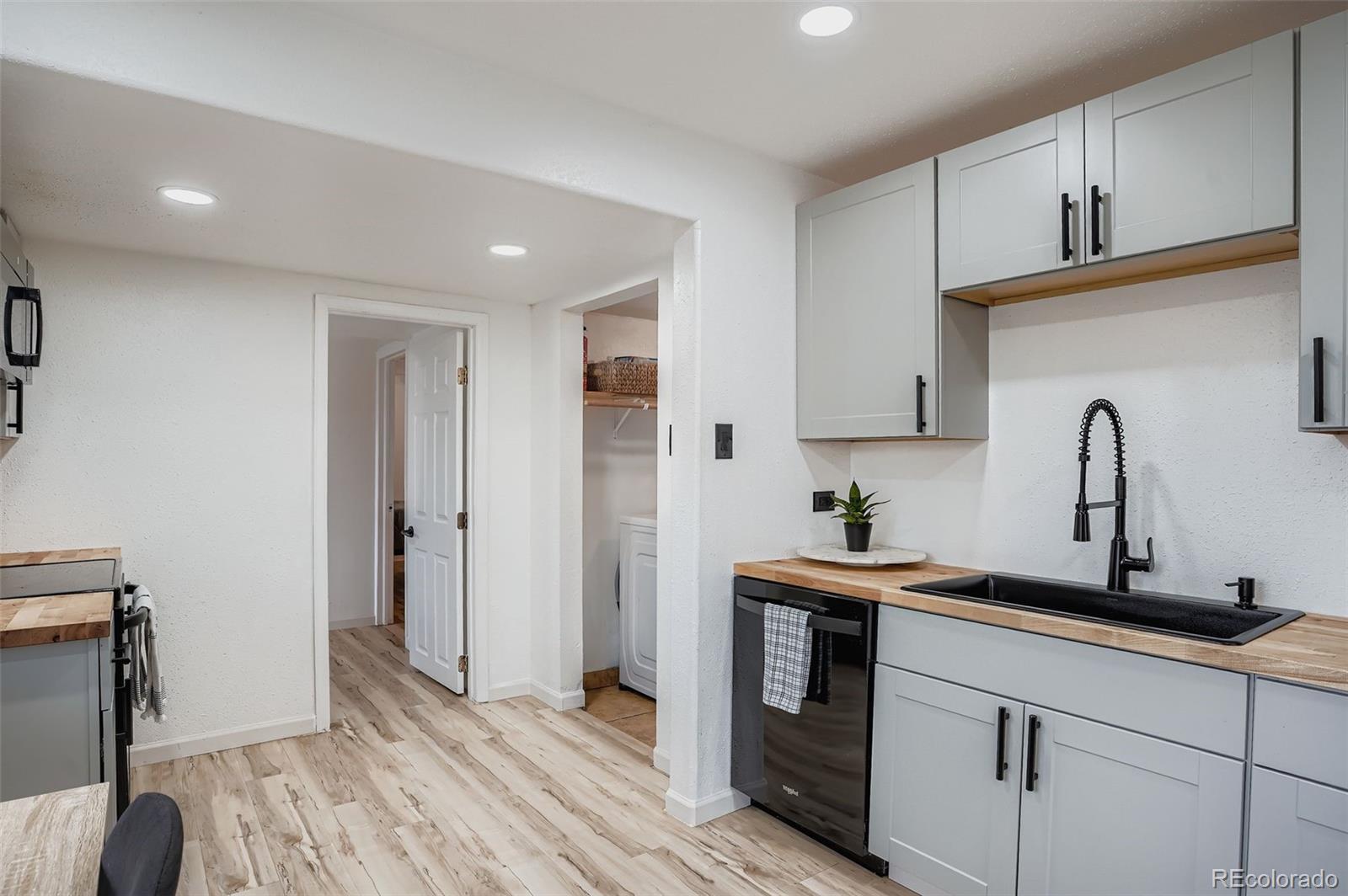 MLS Image #10 for 4400 w 4th avenue,denver, Colorado