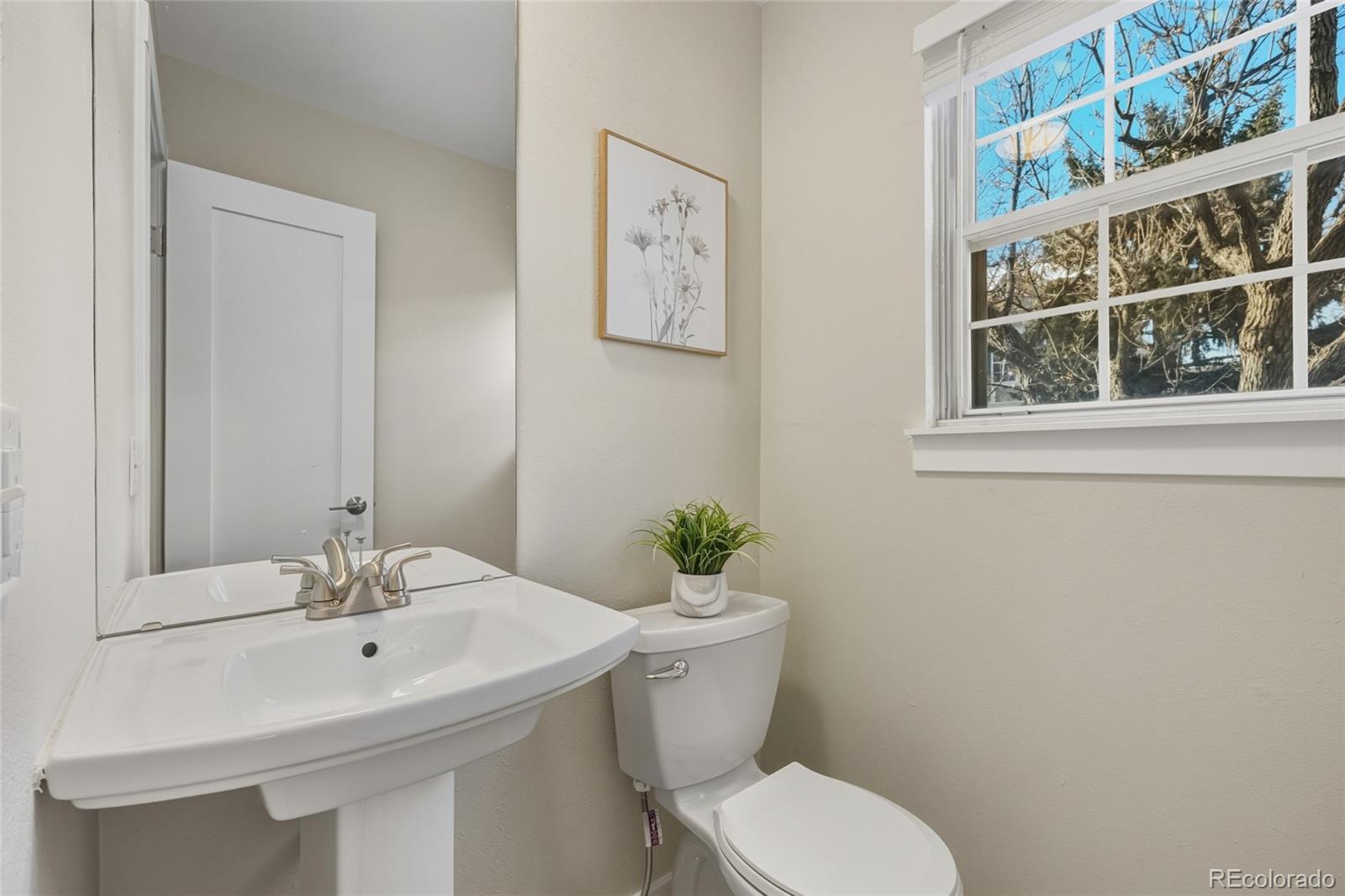 MLS Image #14 for 1811 s quebec way,denver, Colorado