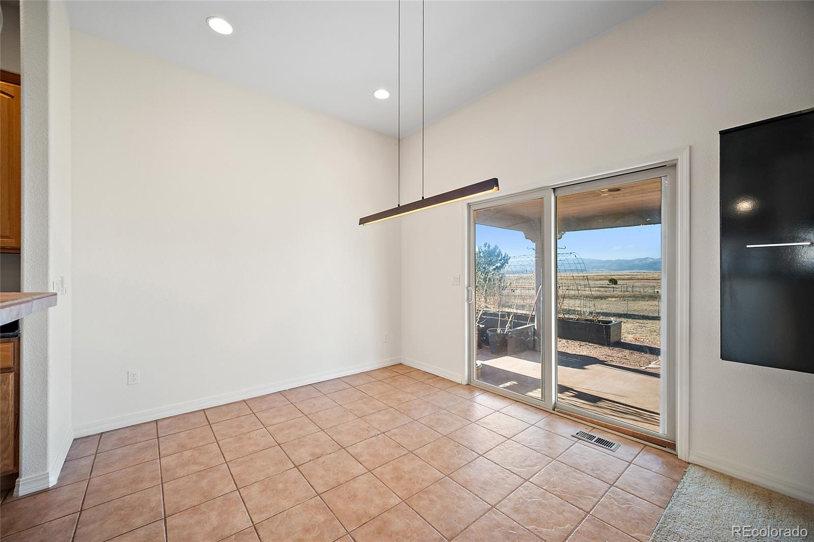 MLS Image #10 for 313 s montecito drive,pueblo, Colorado