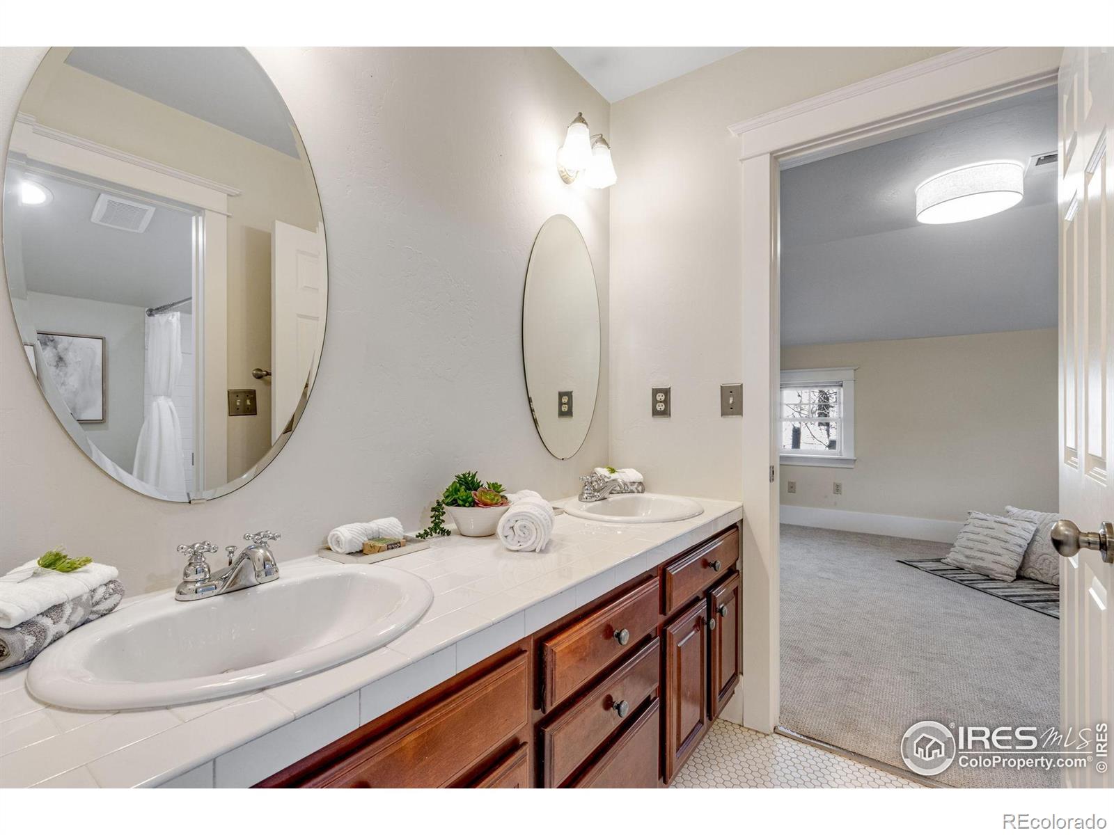 MLS Image #39 for 707 s fillmore street,denver, Colorado