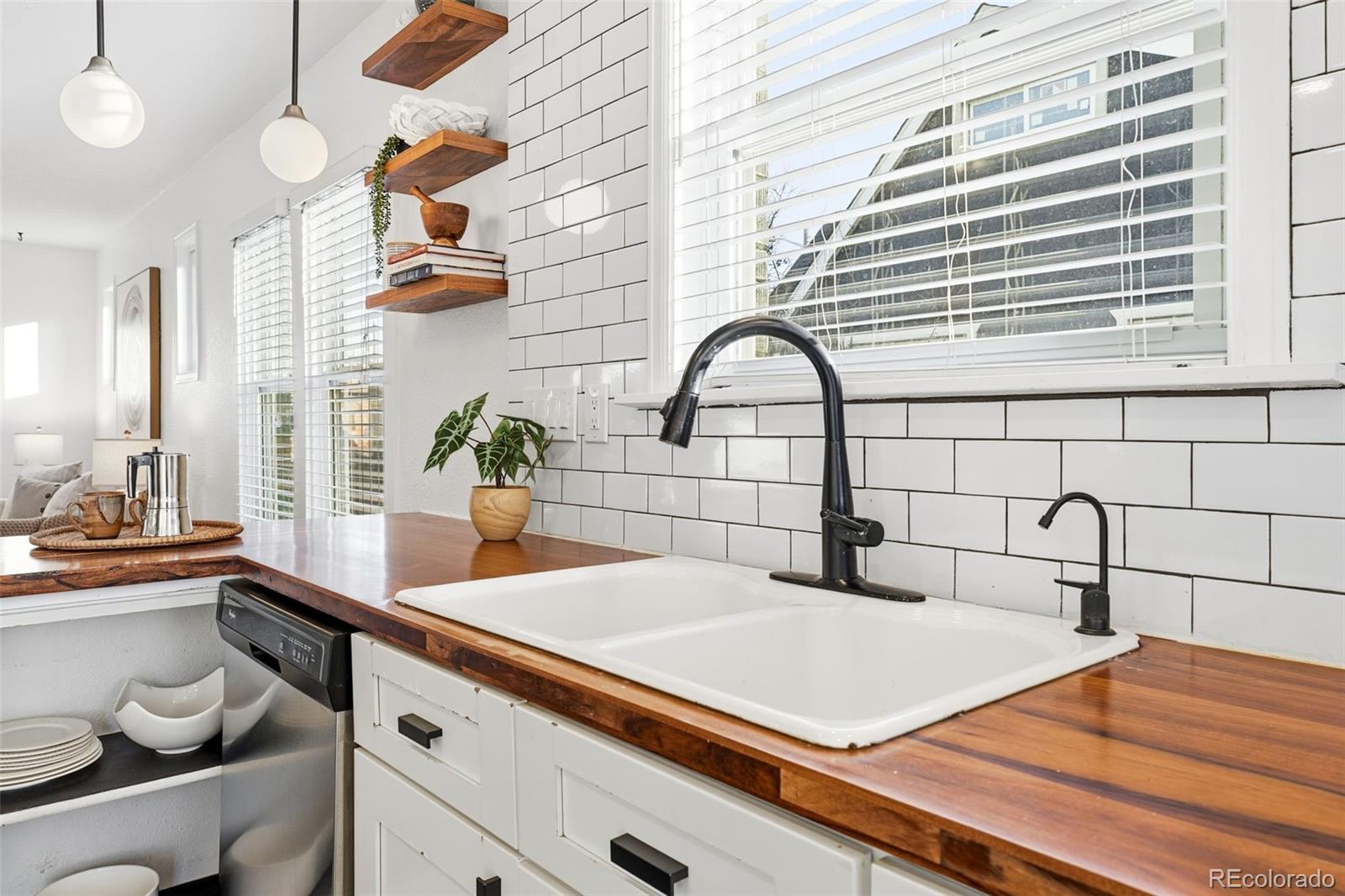 MLS Image #11 for 1661  trenton street,denver, Colorado
