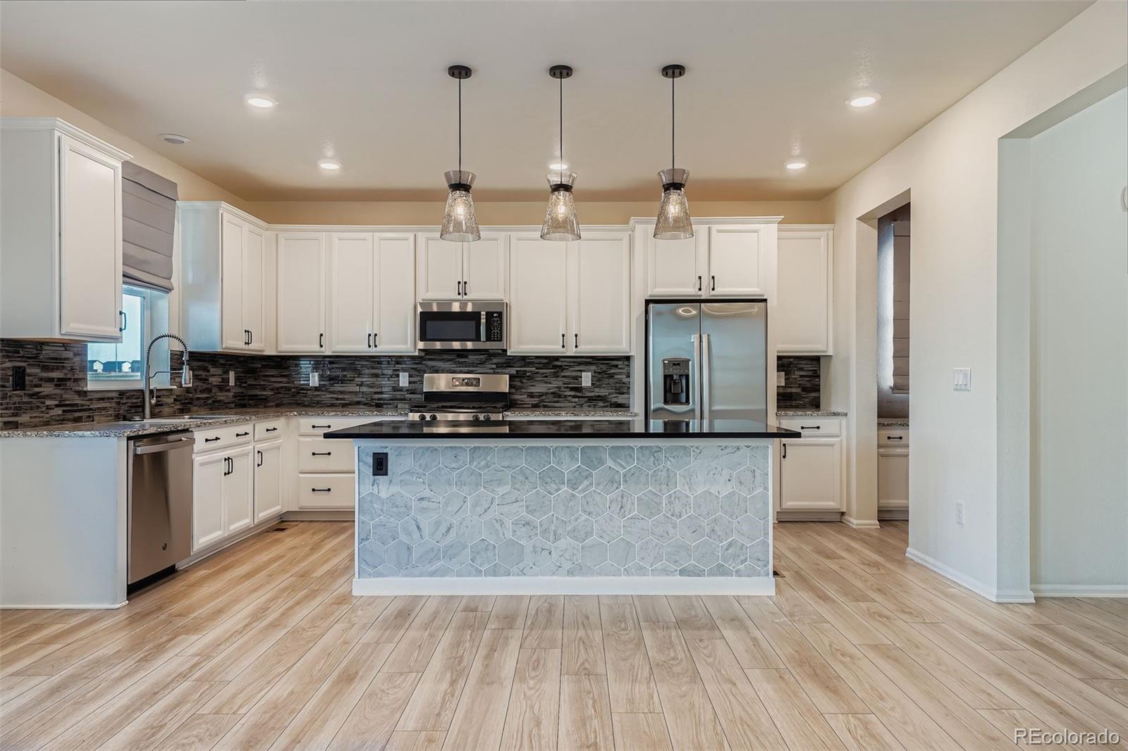 MLS Image #10 for 300 n patsburg street,aurora, Colorado