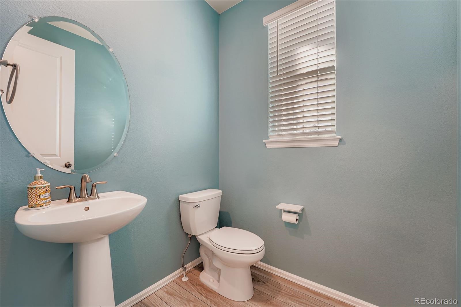 MLS Image #11 for 300 n patsburg street,aurora, Colorado