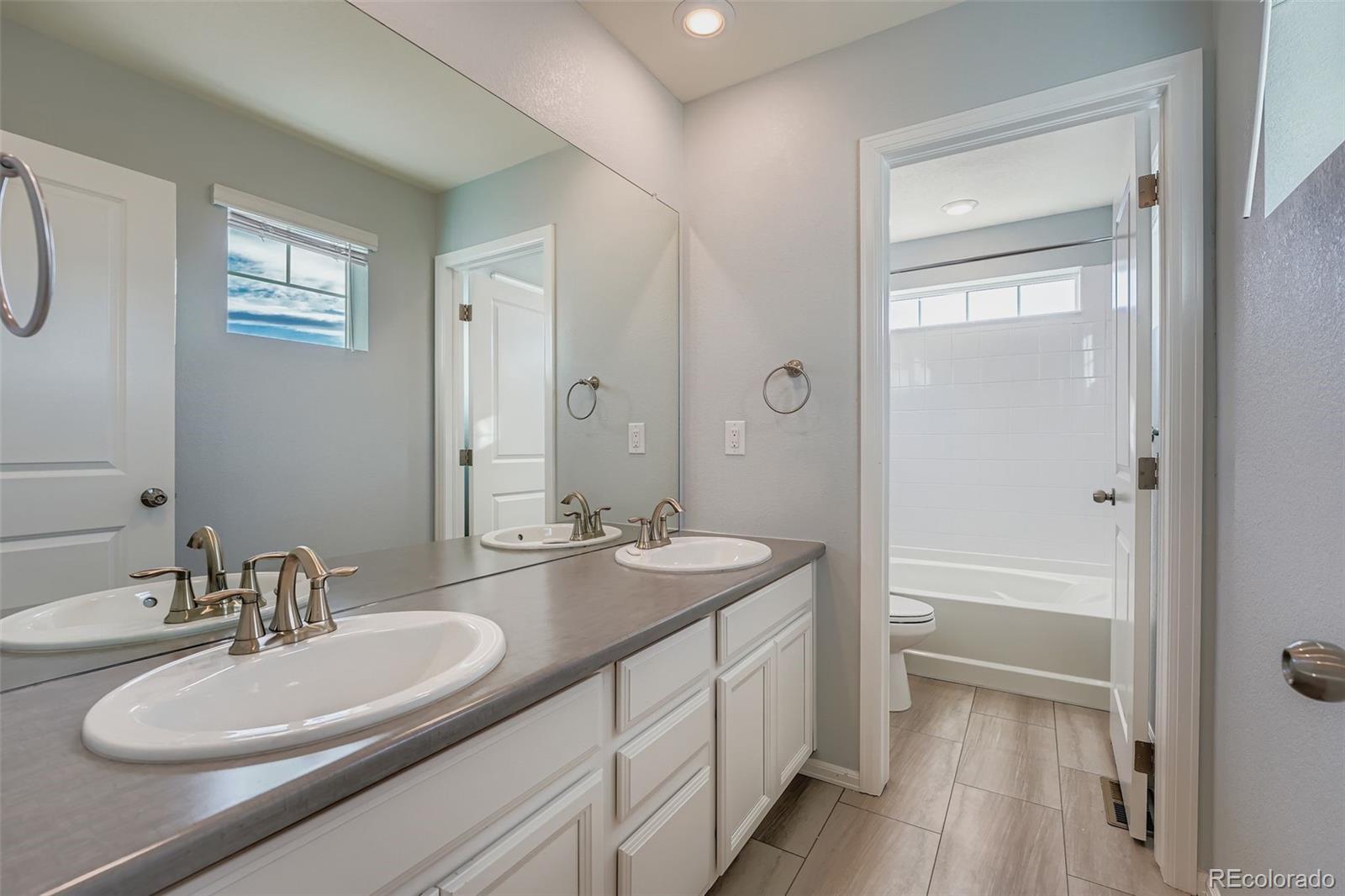 MLS Image #18 for 300 n patsburg street,aurora, Colorado