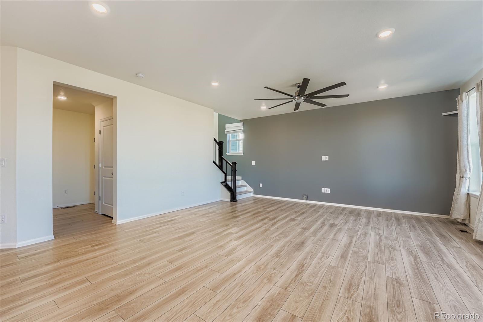 MLS Image #6 for 300 n patsburg street,aurora, Colorado