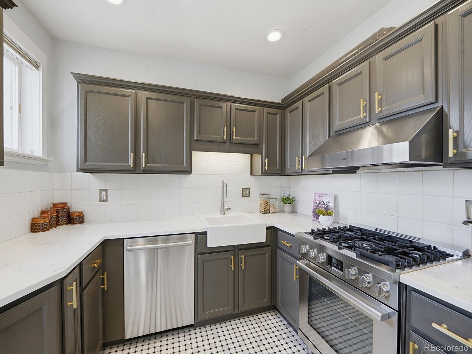 MLS Image #14 for 417 s ogden street,denver, Colorado