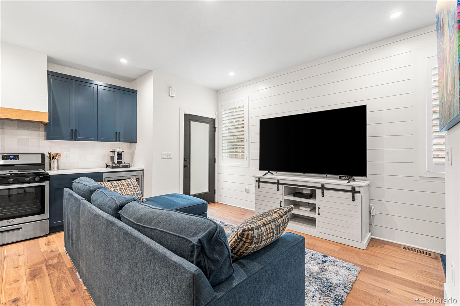 MLS Image #11 for 1316  knox court,denver, Colorado