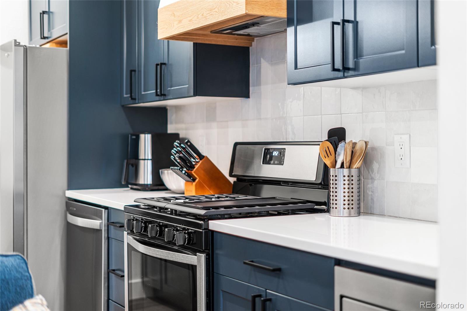 MLS Image #4 for 1316  knox court,denver, Colorado