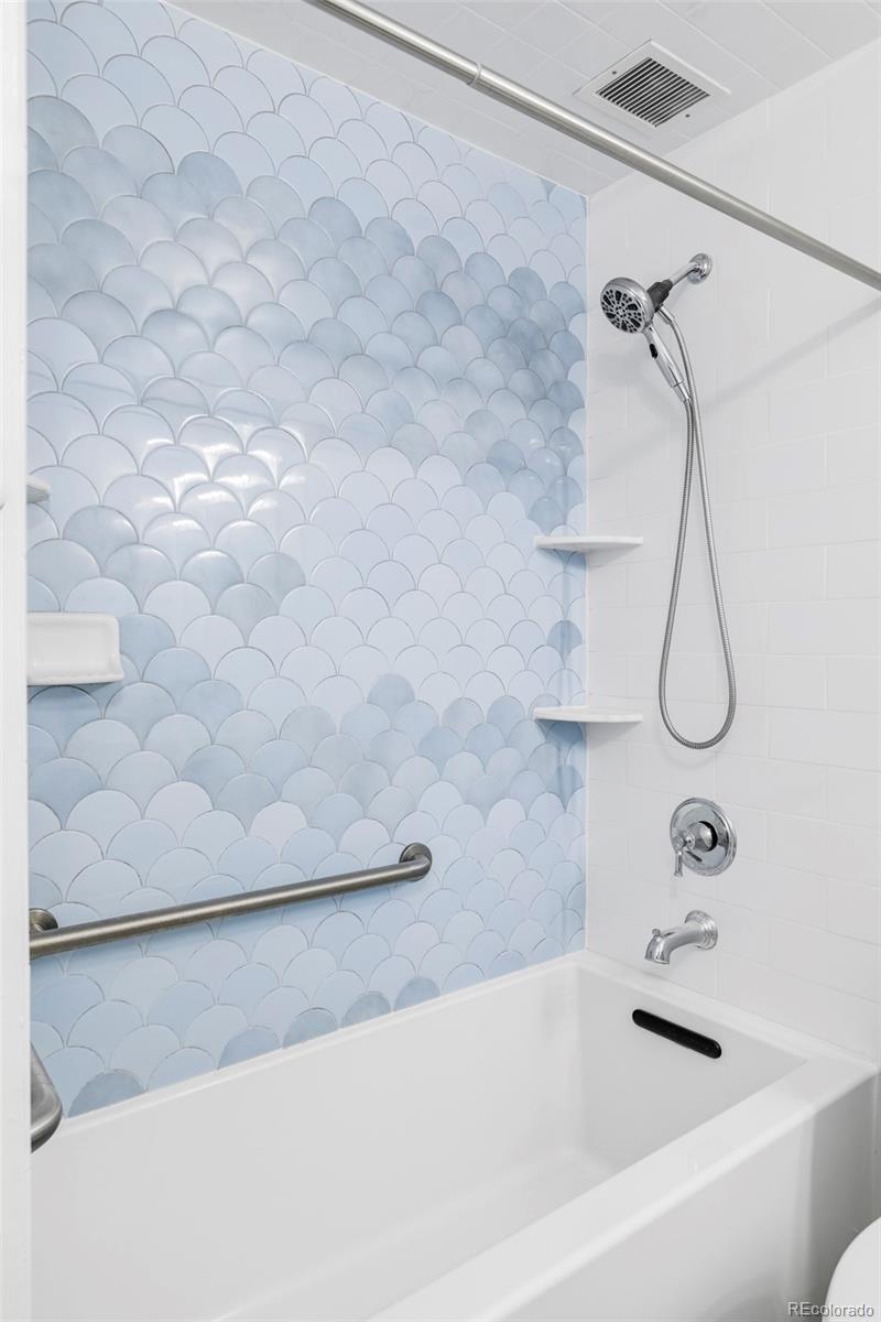 MLS Image #23 for 705 s alton way,denver, Colorado