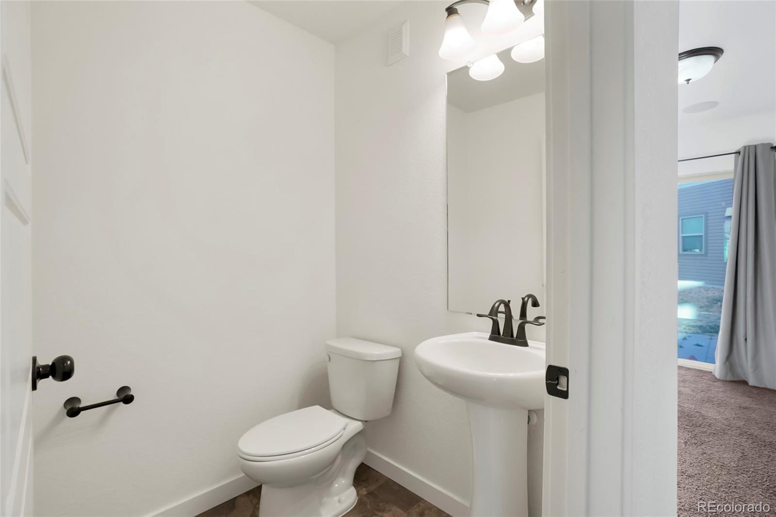 MLS Image #21 for 19096 e 55th avenue,denver, Colorado