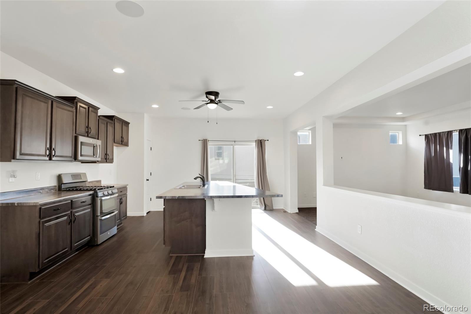 MLS Image #5 for 19096 e 55th avenue,denver, Colorado