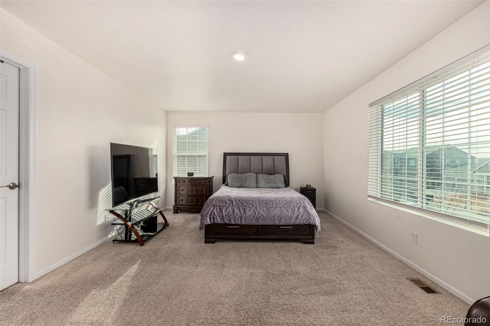 MLS Image #11 for 6330 n gibralter court,aurora, Colorado