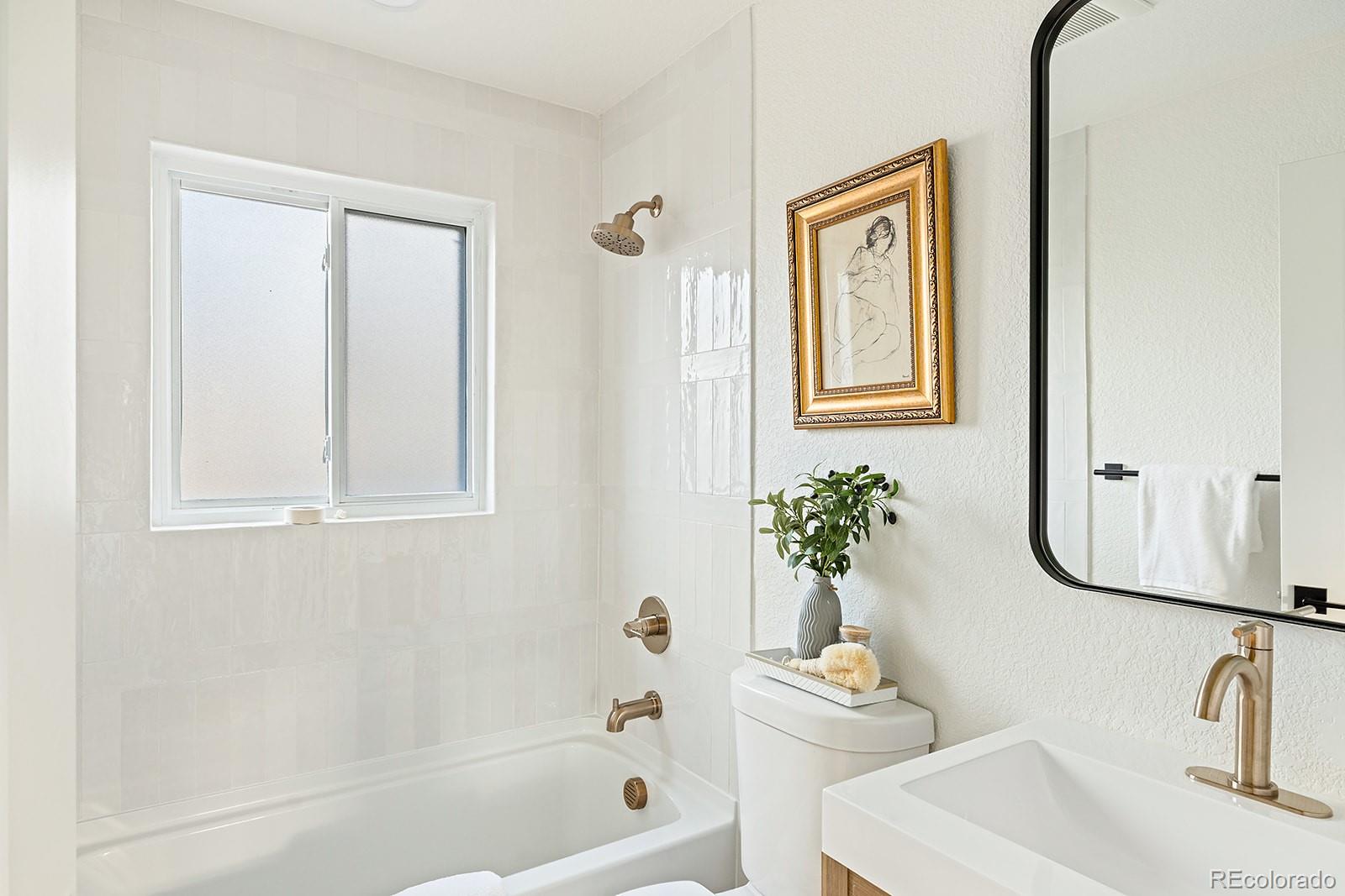 MLS Image #8 for 754  dahlia street,denver, Colorado
