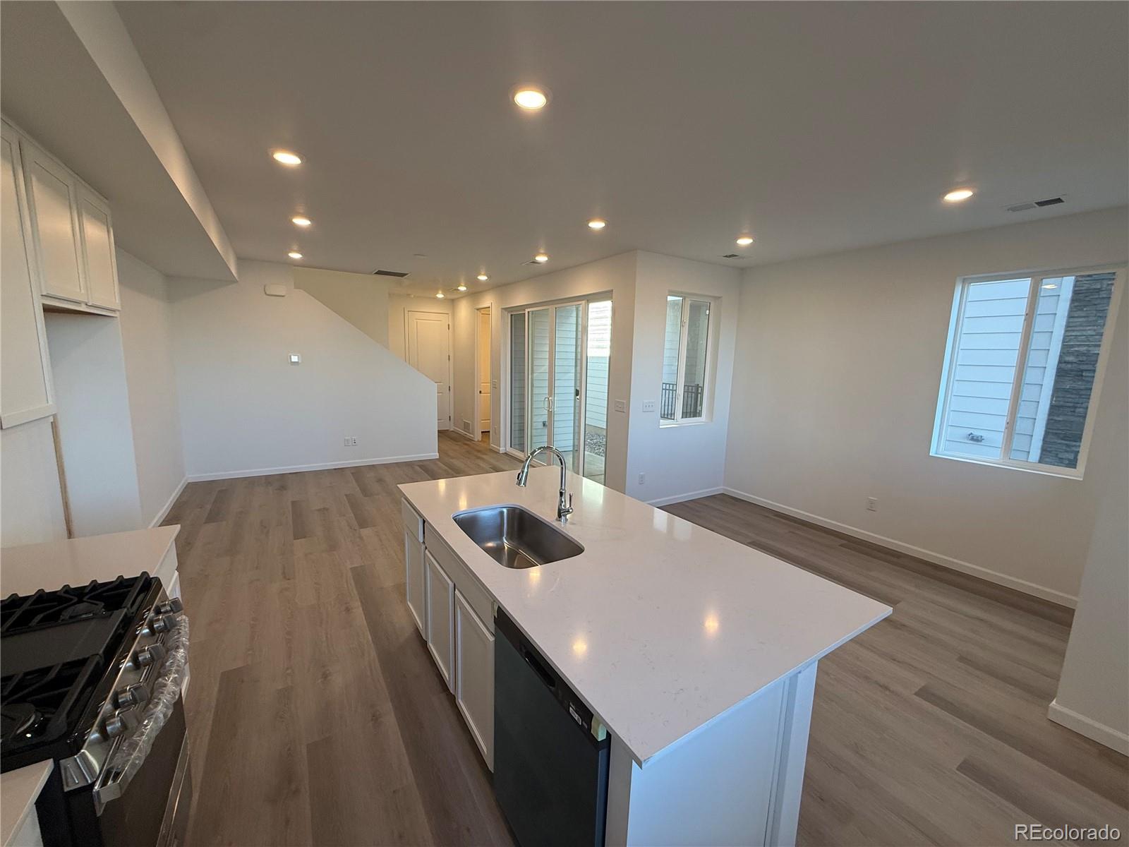 MLS Image #2 for 24165 e 30th place,aurora, Colorado