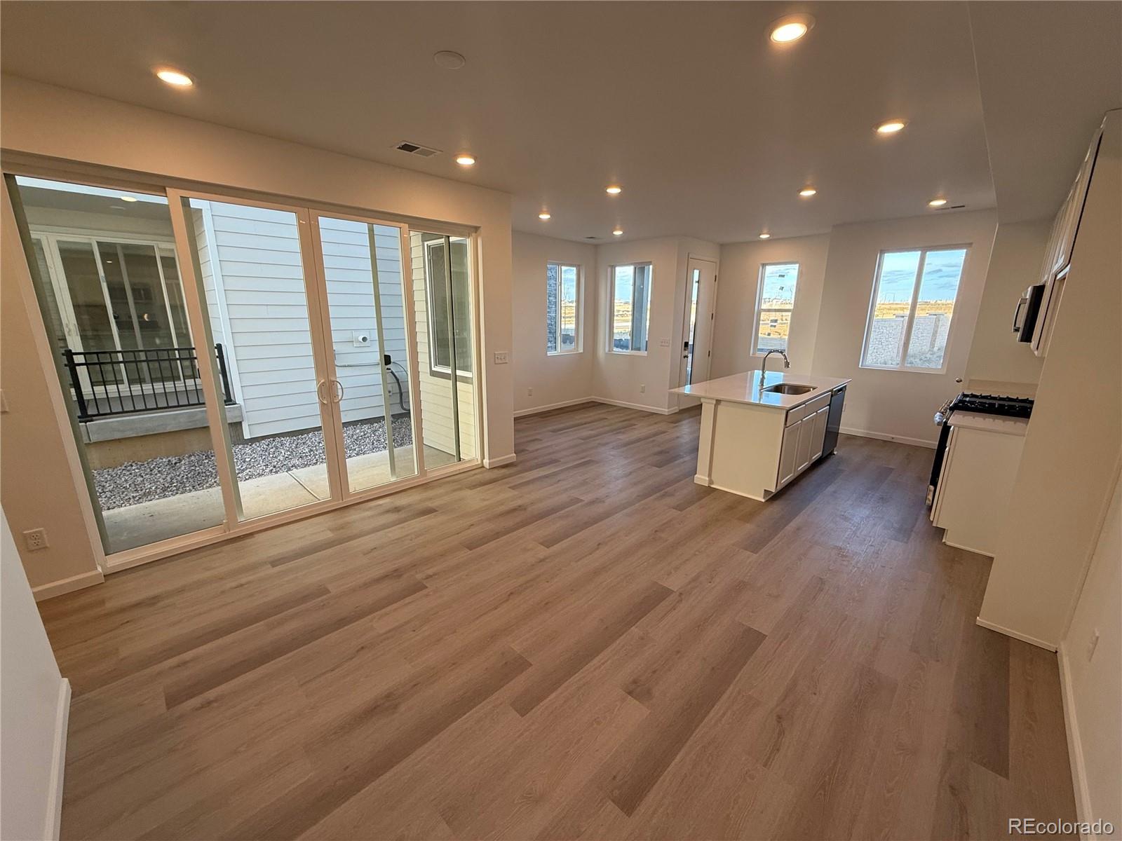 MLS Image #3 for 24165 e 30th place,aurora, Colorado
