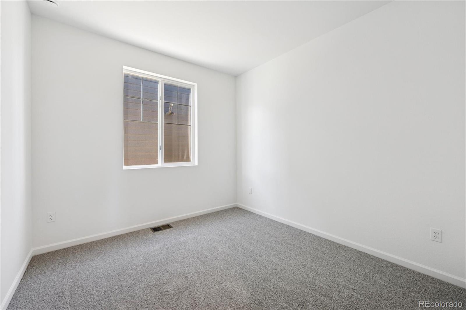 MLS Image #10 for 24716 e 41st avenue,aurora, Colorado