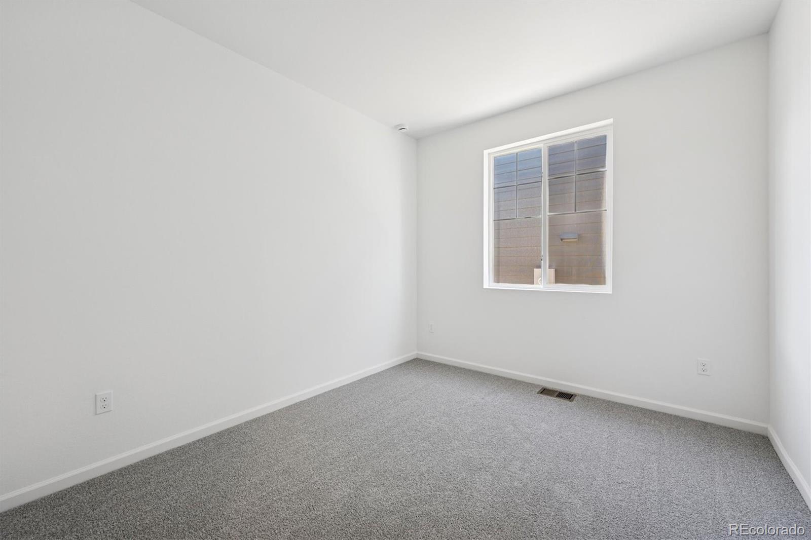 MLS Image #12 for 24716 e 41st avenue,aurora, Colorado